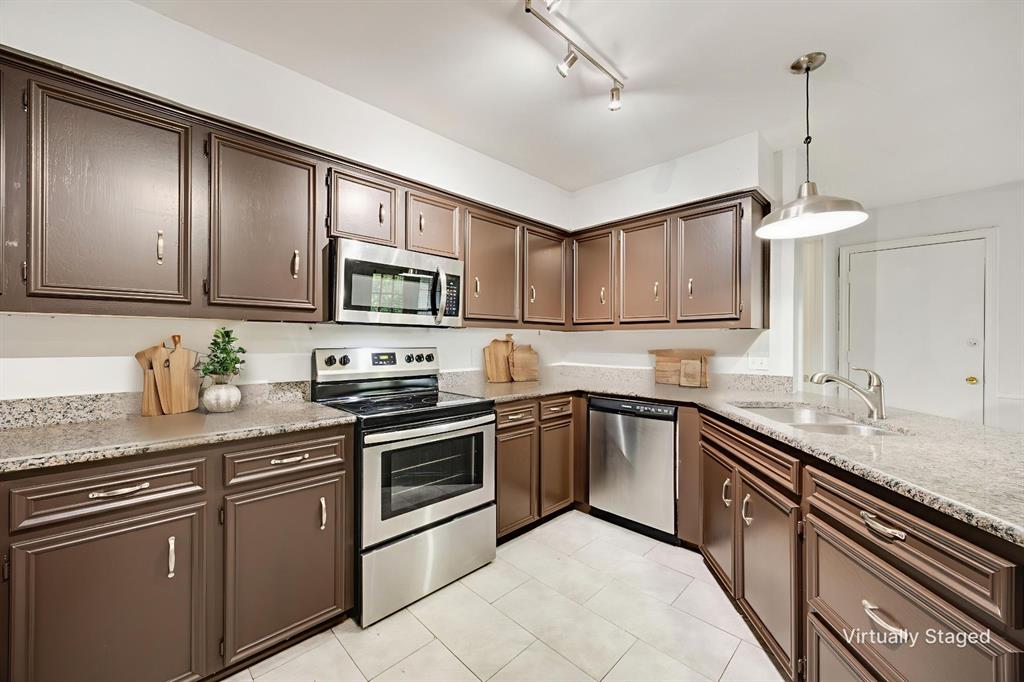 SPRINGWOOD - Residential Lease