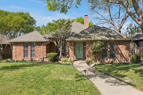 Photo of 3129 Luallen Drive, Carrollton, TX 75007 (MLS # 21218060)