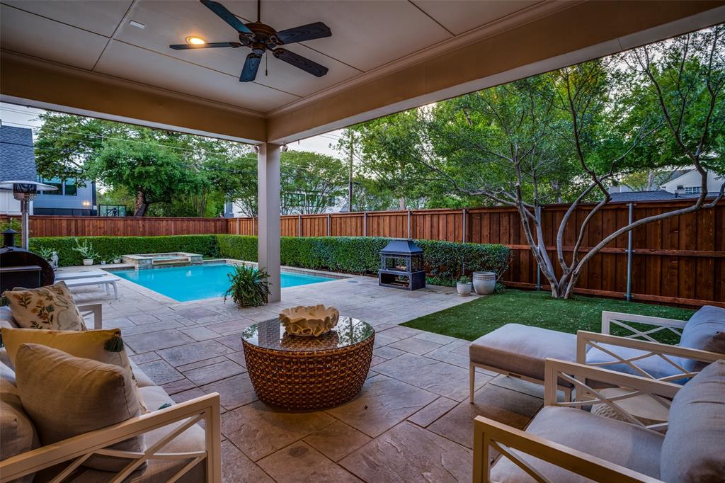 IDLEWOOD - Residential