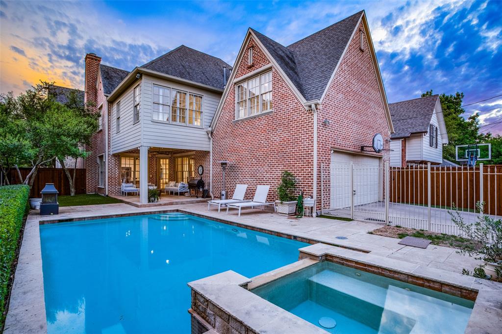 IDLEWOOD - Residential