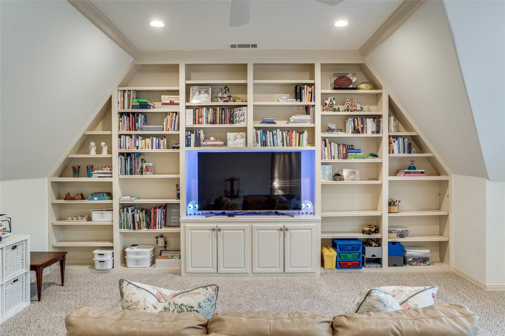 IDLEWOOD - Residential