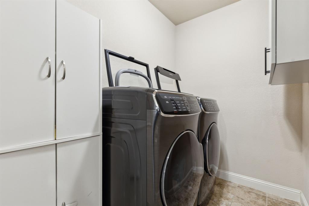 Knott's Landing on Little Road - Residential