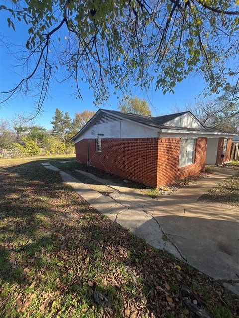 Photo of 1837 Grove Circle, Mesquite, TX 75149 (MLS # 21133344)