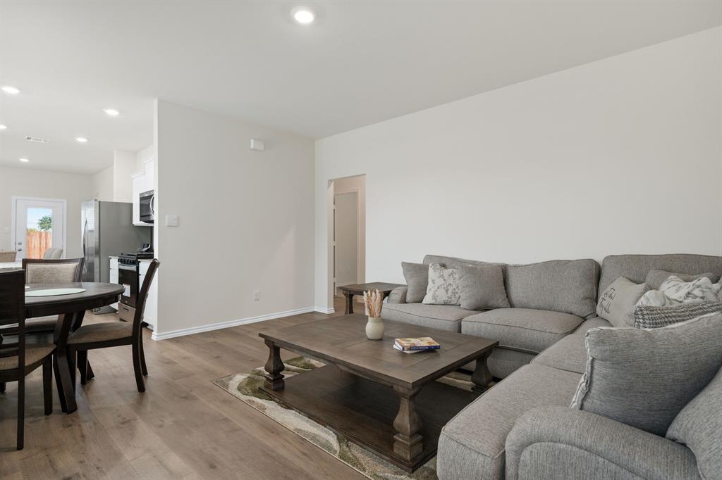 Elevon Ph 1b - Residential Lease