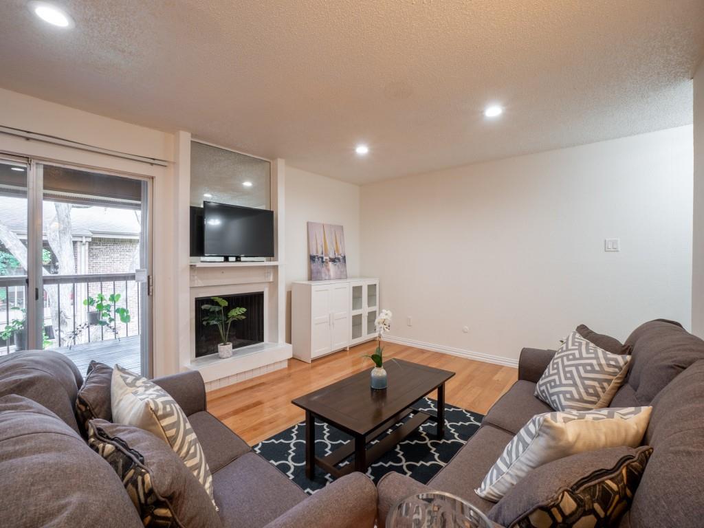 Arrangement Condo - Residential