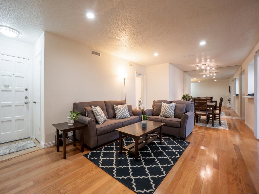 Arrangement Condo - Residential