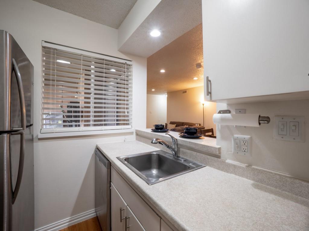 Arrangement Condo - Residential