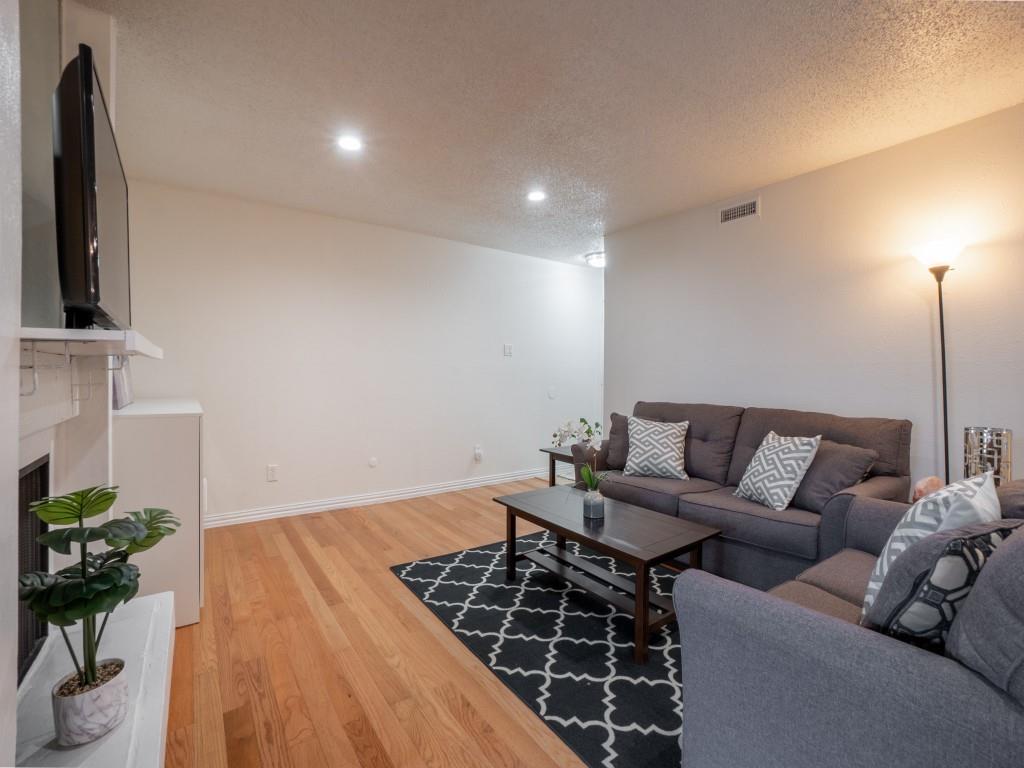 Arrangement Condo - Residential