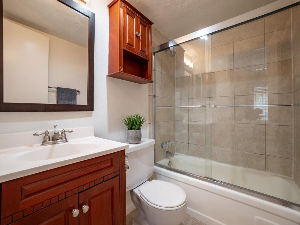 Arrangement Condo - Residential