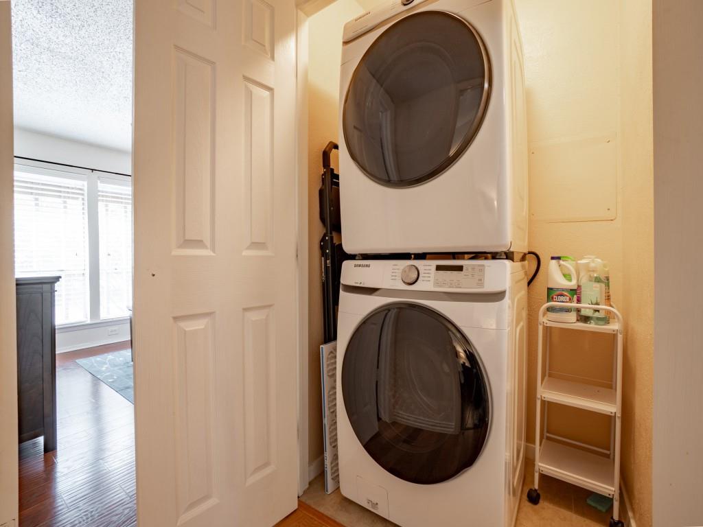 Arrangement Condo - Residential