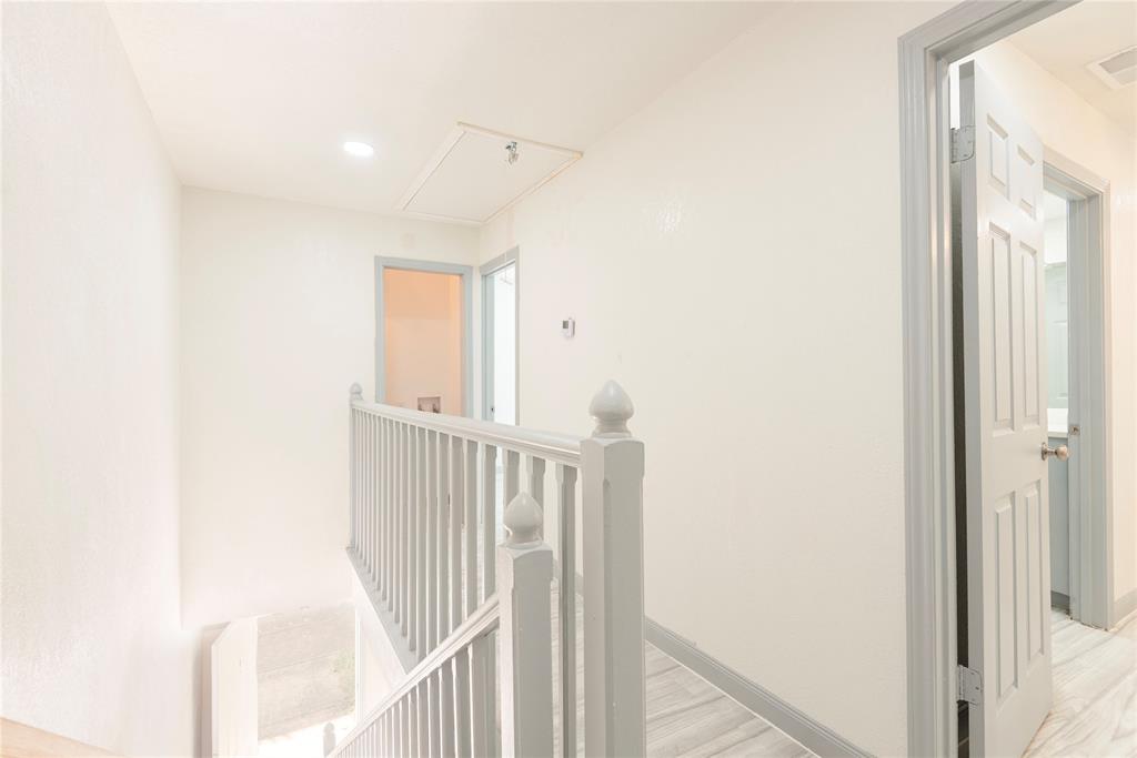 DICKSONS EASTE DALLAS - Residential Lease