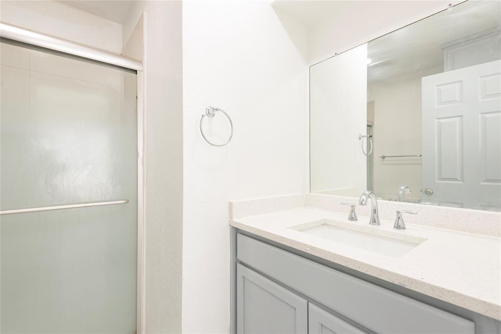 DICKSONS EASTE DALLAS - Residential Lease