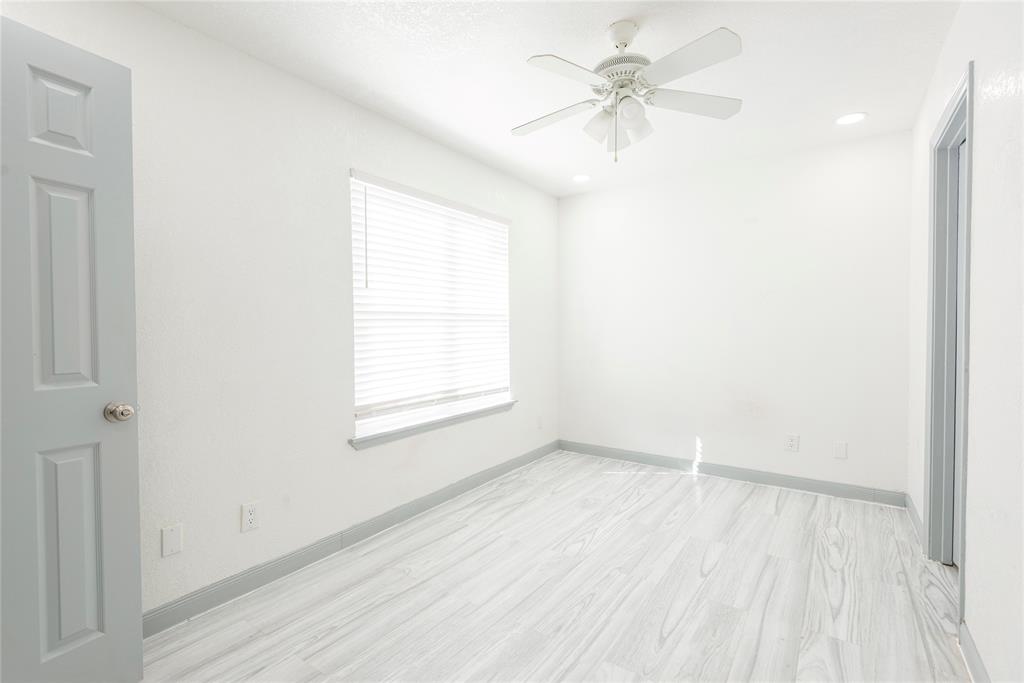 DICKSONS EASTE DALLAS - Residential Lease