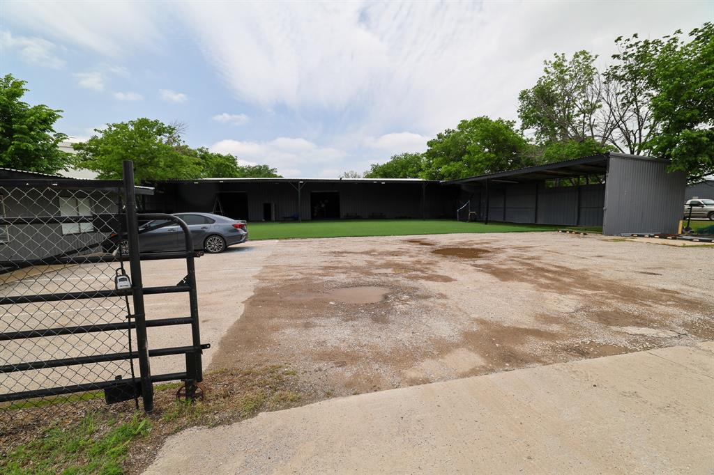 O T Justin - Commercial Sale