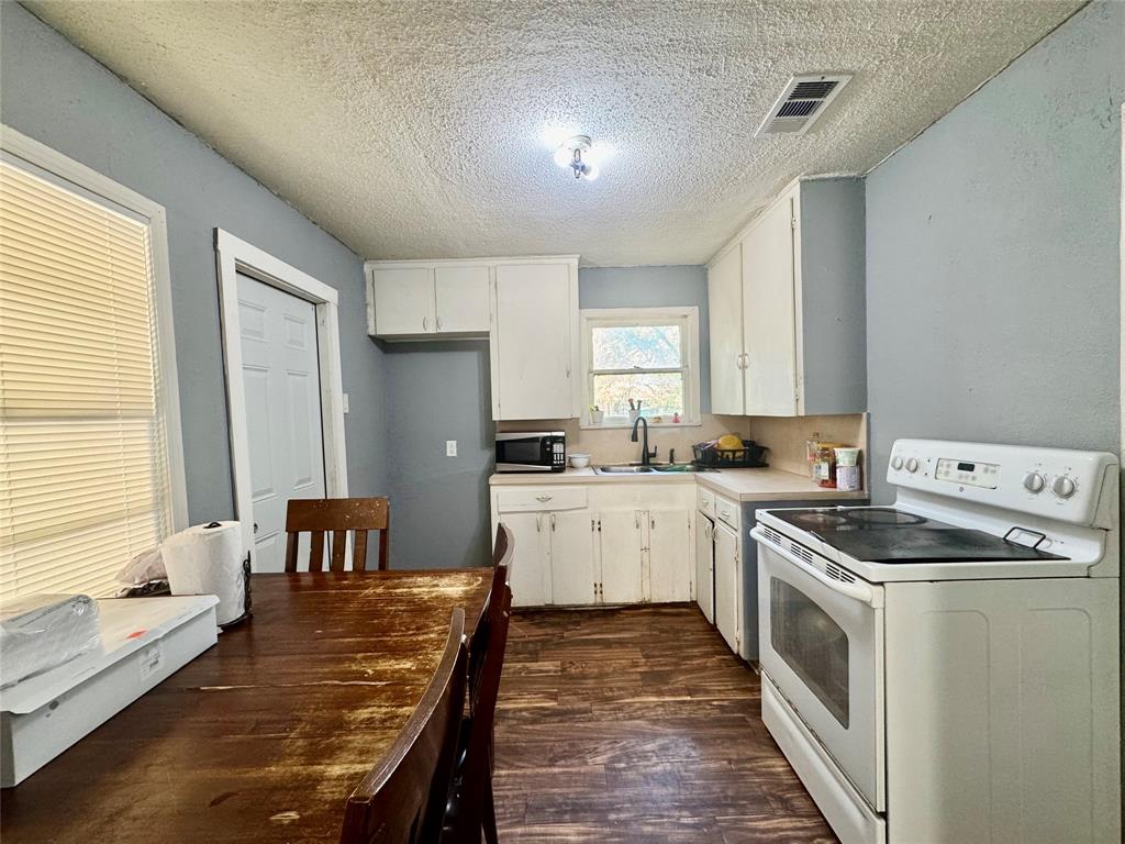 5629 Wainwright Drive