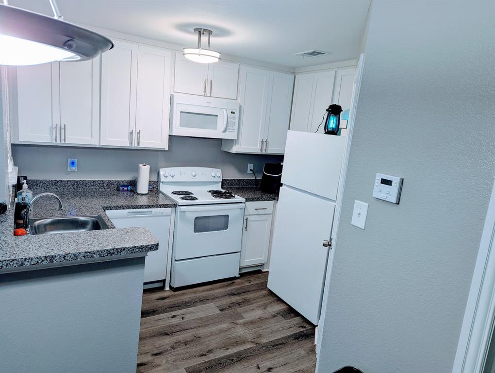 9819 Walnut Street 203