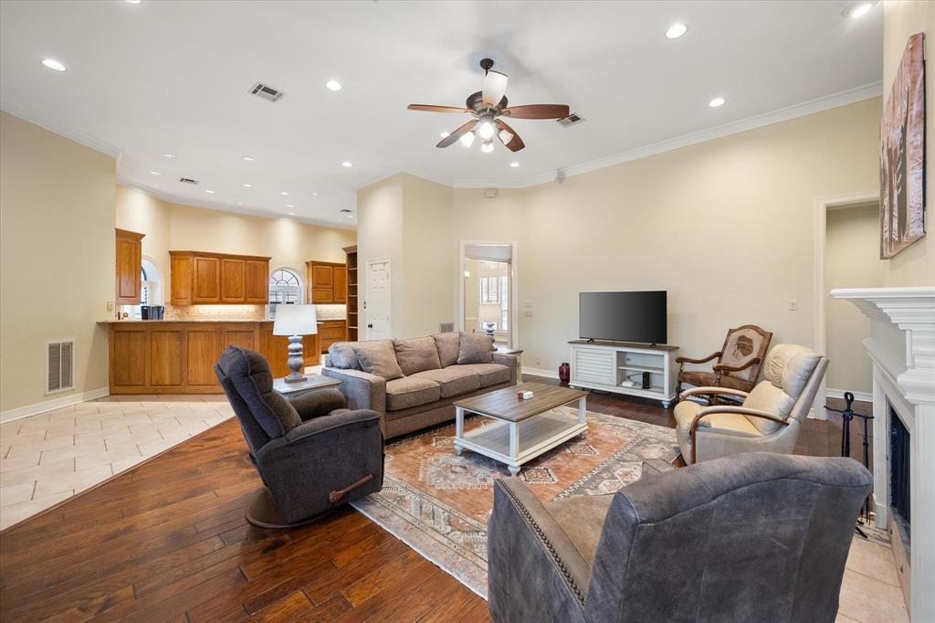 1604 Bridle Path