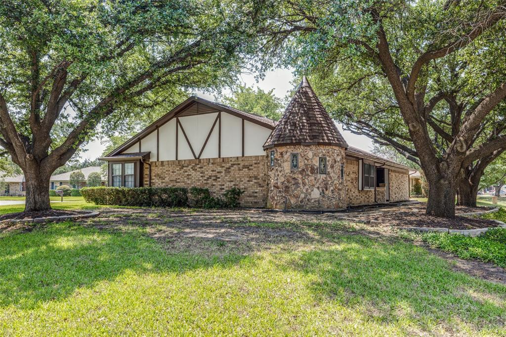 101 Circleview Drive S