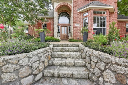 816 Lake View Court E Crowley TX 76036