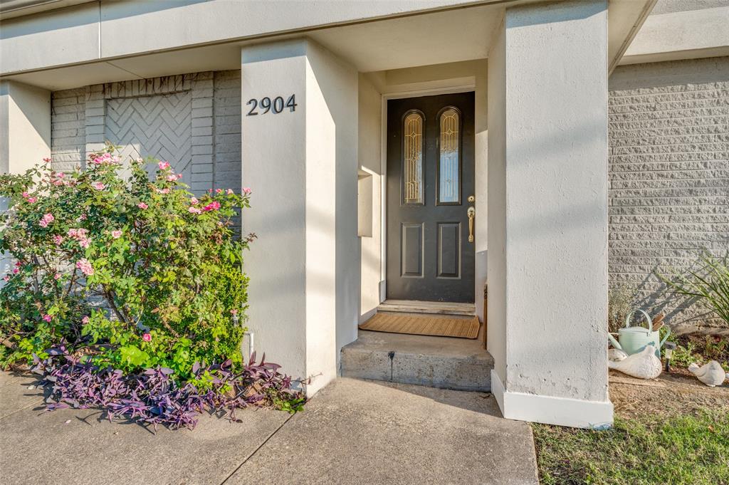 2904 Golfing Green Drive