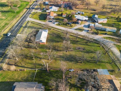 Tiny photo for 508 Fannin Street, Millsap, TX 76066 (MLS # 21197446)