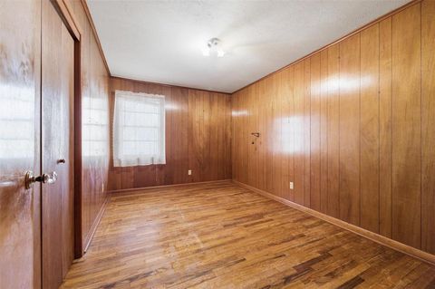 Tiny photo for 508 Fannin Street, Millsap, TX 76066 (MLS # 21197446)