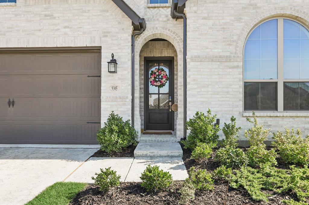 9305 Sunset Lane
