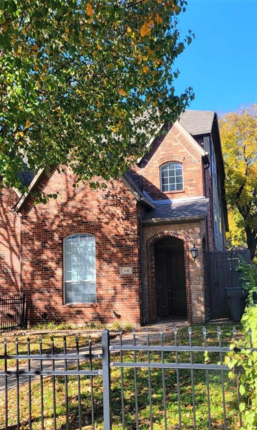 This beautiful duplex is ready for a new resident! Downstairs is a large living-den area, open to the kitchen, with an electric fireplace. The room at the front has multiple uses. It could be a dining room, TV room, or office. All bedrooms are on the 2nd floor; an ensuite bath in the Master bedroom, a Jack-and-Jill for the 2nd and 3rd. On the 3rd floor is a large bonus room, great for exercise equipment, a game room or TV room for the kids. A great floor plan for a family or roommates.