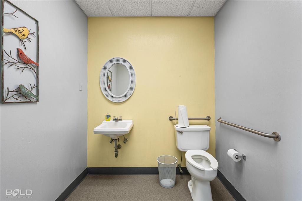 Southern Hills - Commercial Sale