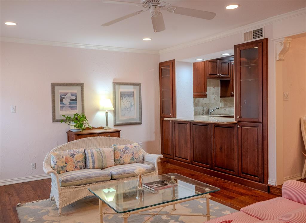 1109 Roaring Springs Road 1109