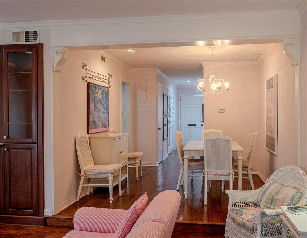 1109 Roaring Springs Road 1109