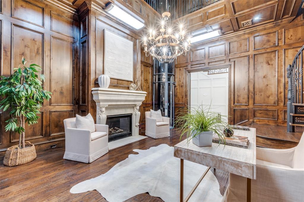 El Parado - Residential