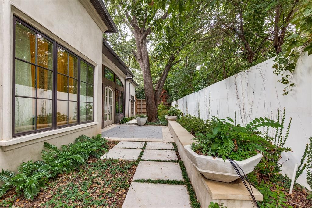 El Parado - Residential