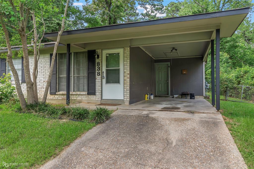 838 Fairlawn Drive