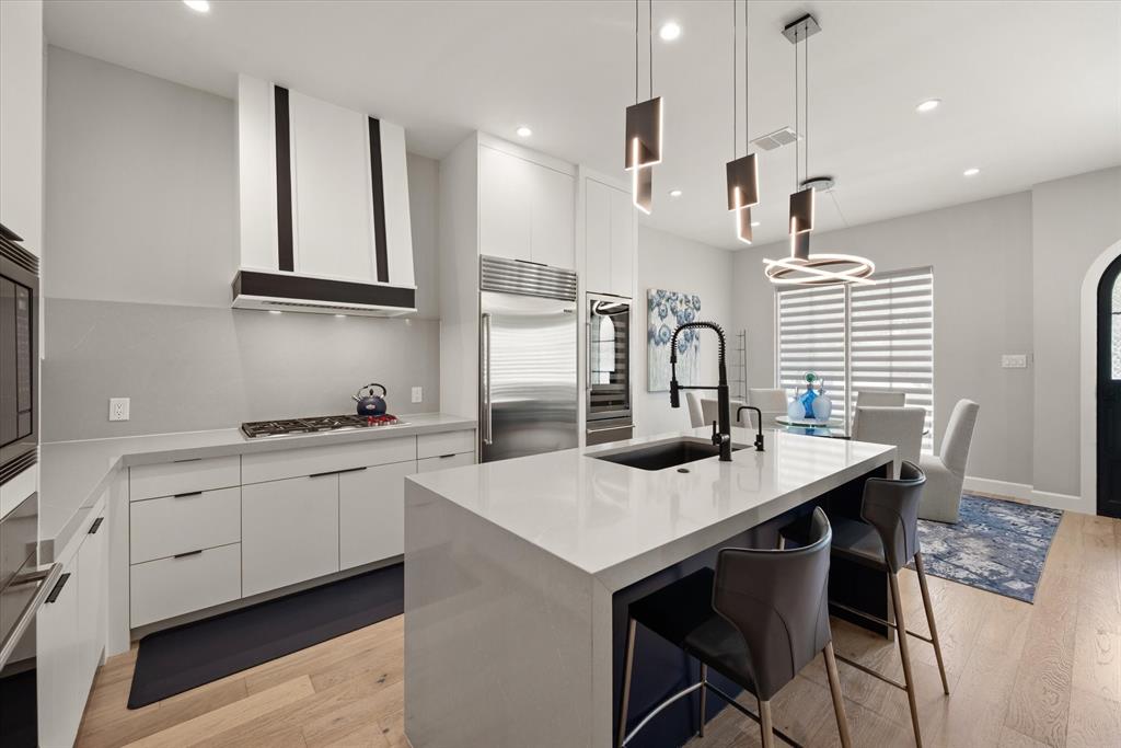 Lakeside Tower - Residential