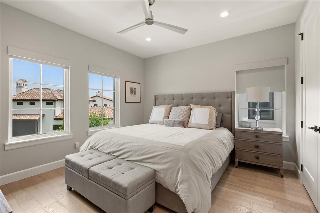 Lakeside Tower - Residential