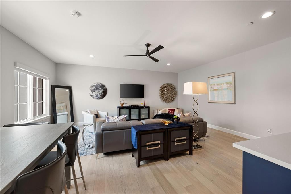 Lakeside Tower - Residential