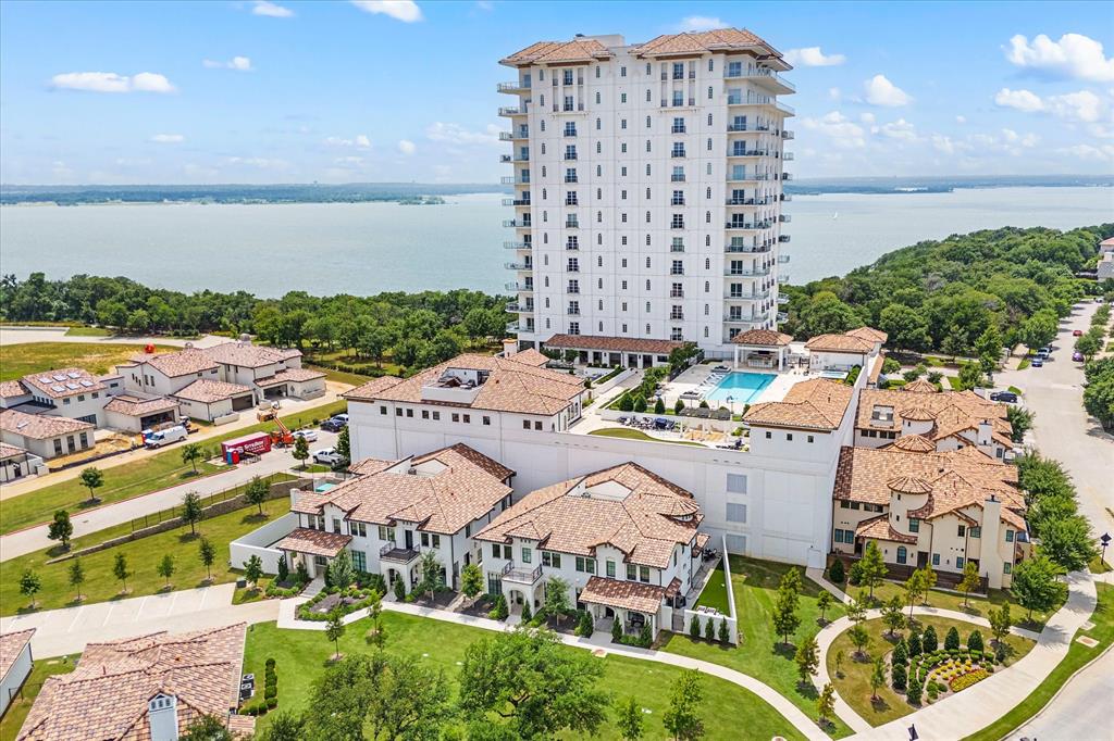 Lakeside Tower - Residential