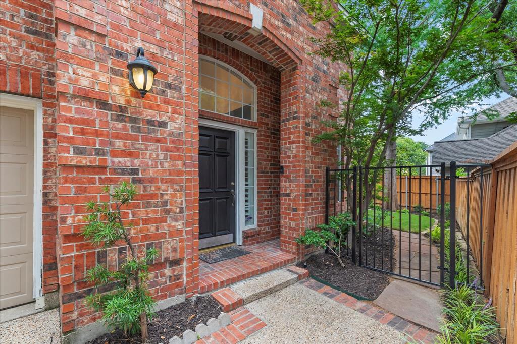 14608 Dove Court