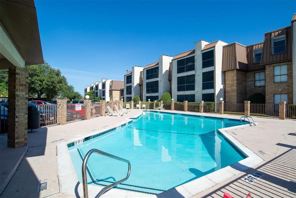 Cambridge Condo Ph 01 03 - Residential