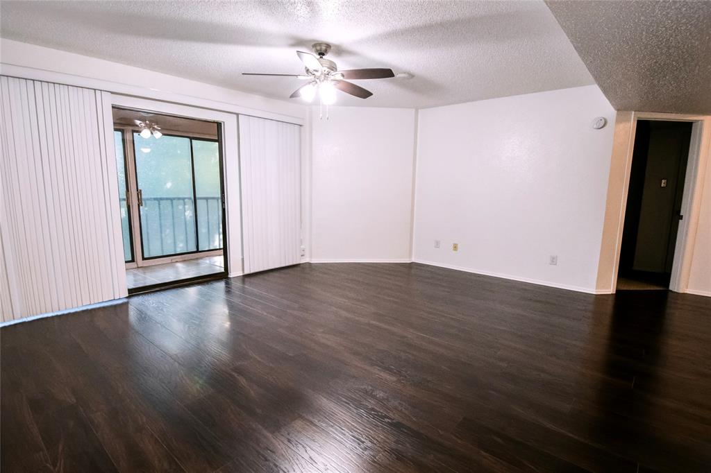 Cambridge Condo Ph 01 03 - Residential