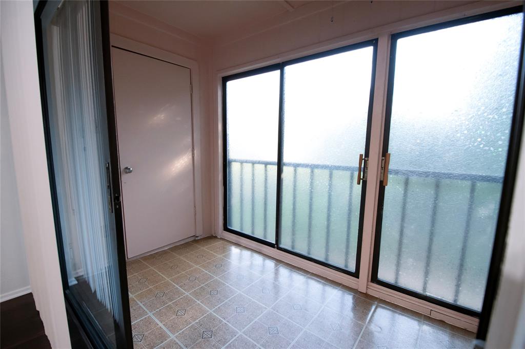 Cambridge Condo Ph 01 03 - Residential