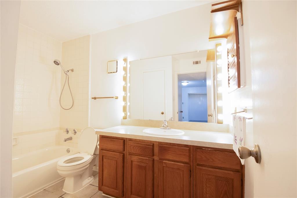 Cambridge Condo Ph 01 03 - Residential