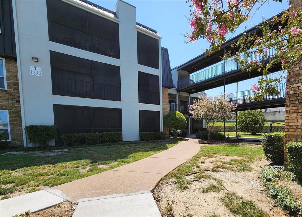 Cambridge Condo Ph 01 03 - Residential