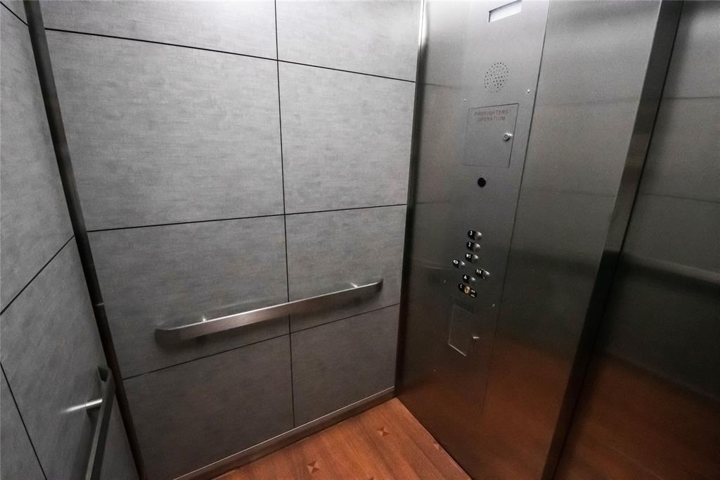 Cambridge Condo Ph 01 03 - Residential