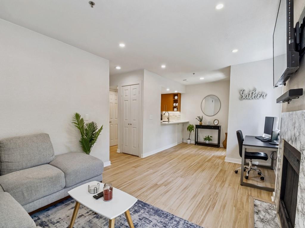 3901 Travis Street 125