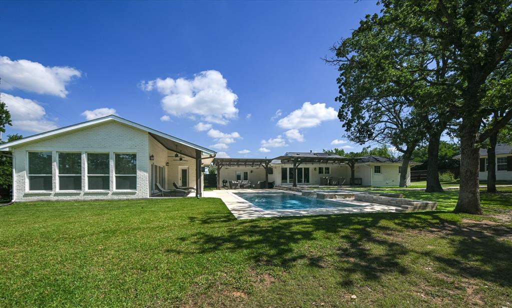 904 Frenchtown Road