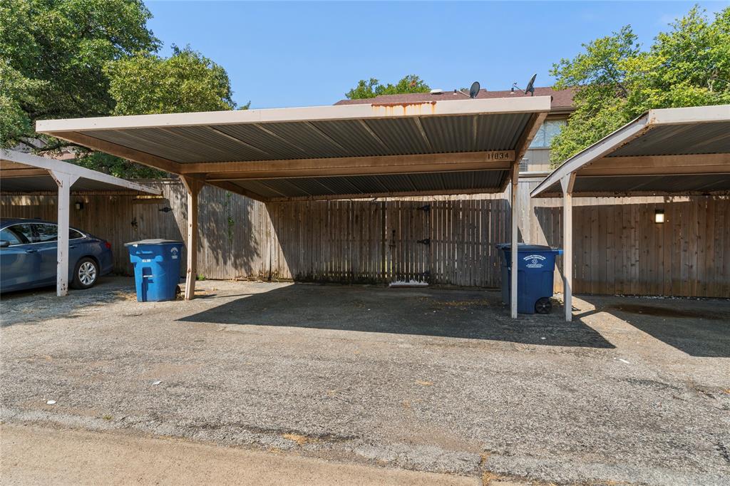 Laguna Twnhms - Residential