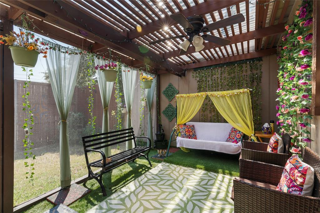 Laguna Twnhms - Residential