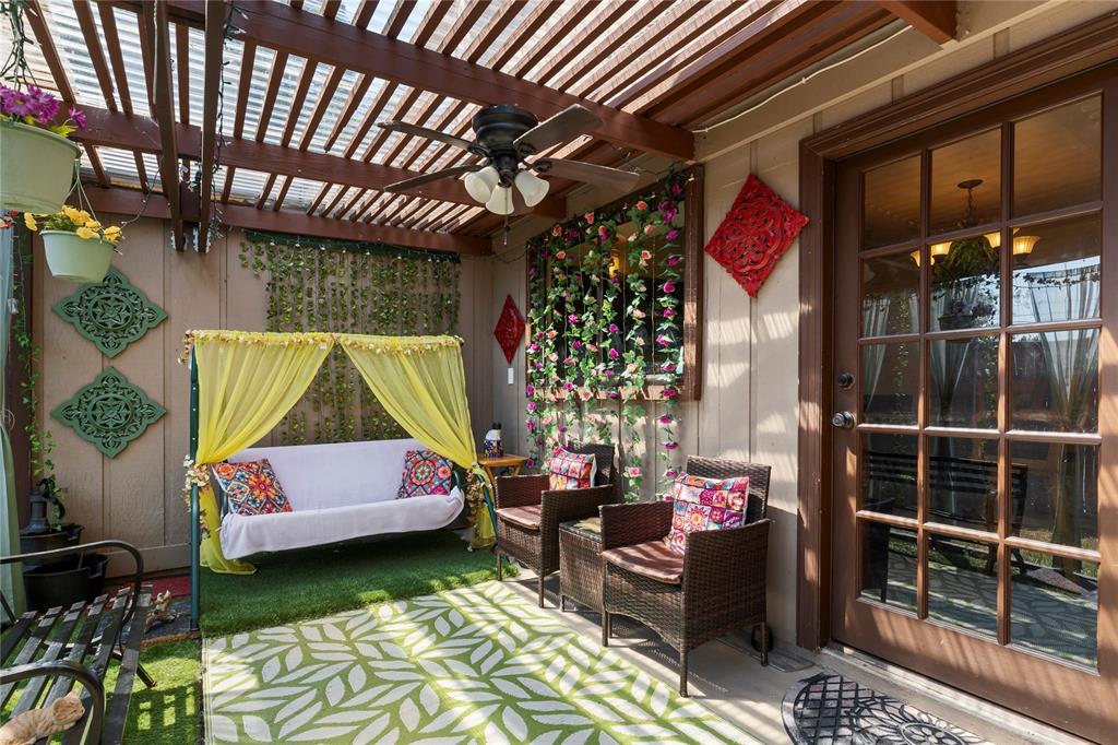 Laguna Twnhms - Residential